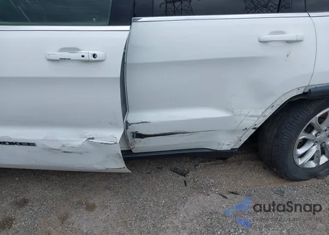 2021 Jeep Grand Cherokee Laredo E 4X2 from USA, damaged, VIN 1C4RJEAGXMC813573
